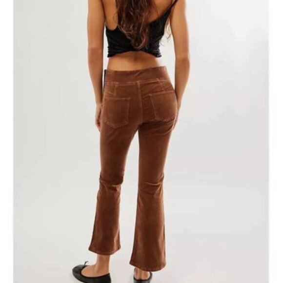 New Free People in My Feelings Velvet Crop Slim Flare Pants in Chocolate sz S - Picture 2 of 16